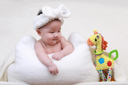 龙海宝宝几个月翻身